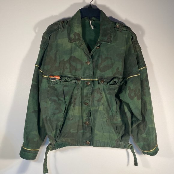 Free People Jackets & Blazers - Free People Camo Print Button Front Jacket Women Size Small